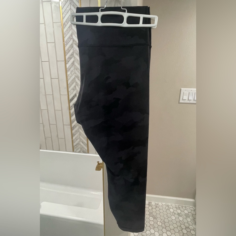 Lulu Lemon Align Leggings Cropped Dark Camo